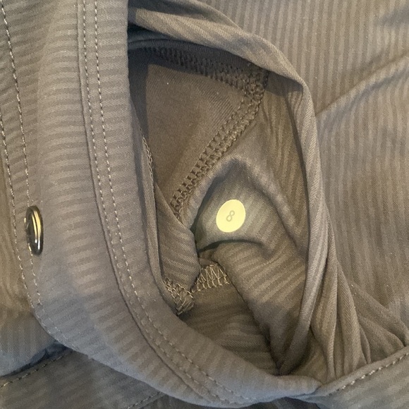 Lululemon athletica hooded anorak jacket - size 8 - Picture 4 of 5